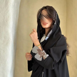 عباية ورد رمادي سوداء